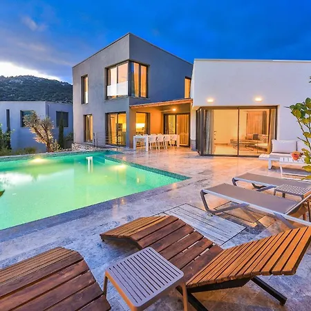 Isinda Villa Kas